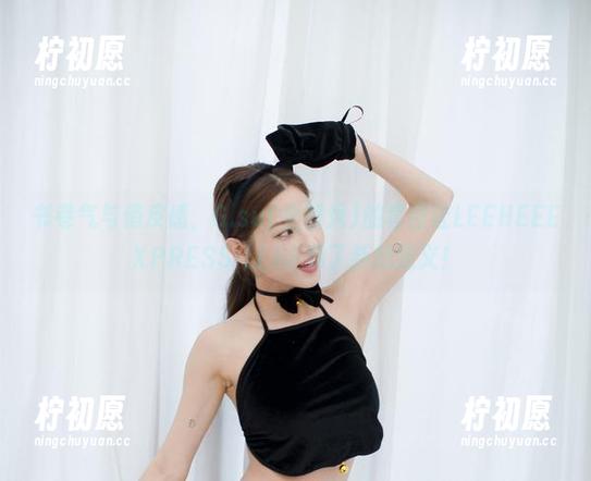 书卷气与俏皮感，G.su(全智秀)的套图让LEEHEEEXPRESS-LEBE有了新的定义！