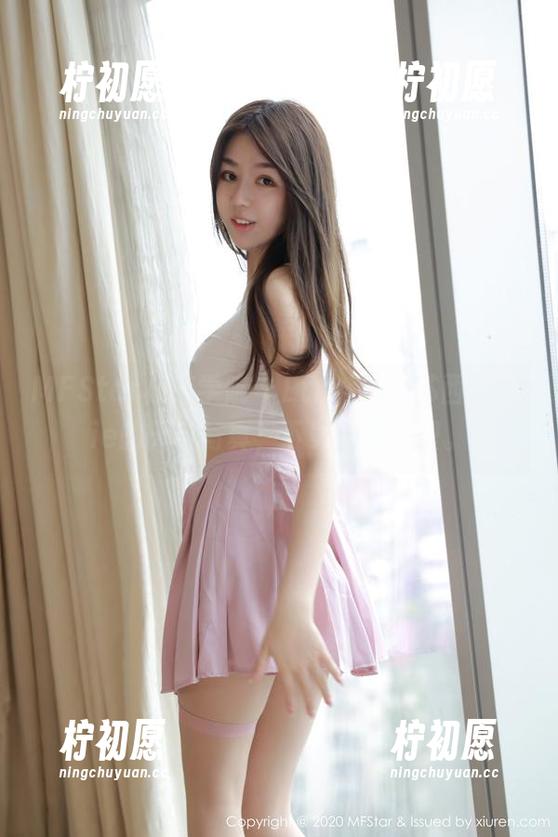 MFStar模范学院 - Étroite：苏西-susie的天台写真，下载才是真理。