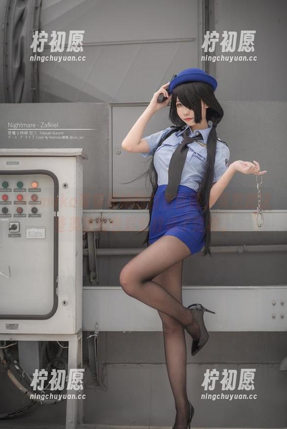 Momoko葵葵和她的白色冒险，竟然把这些美图的色彩全拧成了这样。