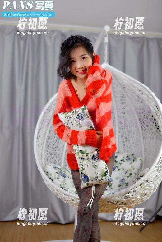 PANS摄影 - 你没有见过的依依：短裤高清套图，每一下都是挑战我的眼神控制力。