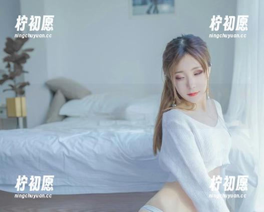Sakiiii翎柒的白毛衣图包又来了，不就是这一件，呀，真有趣！