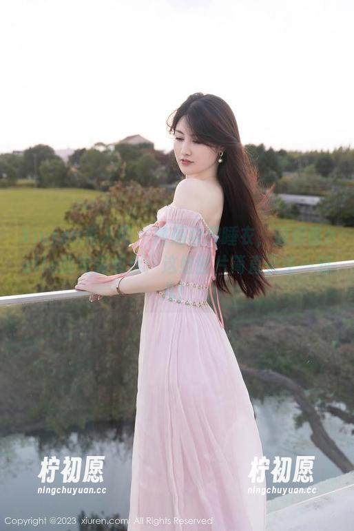 Xiuren秀人网 - 鸭唇妆和睡衣，媛媛酱belle的完美组合：这组图片简直天生一对儿！