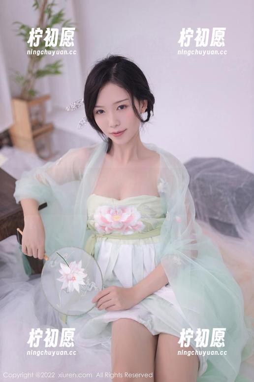Xiuren秀人网 - 见证：宋KiKi的泳池写真与那张壁纸的默默较量