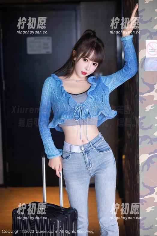 Xiuren秀人网 - 月酱儿的皮衣美图，下载后可能会变成你的新宠儿，嘿嘿。