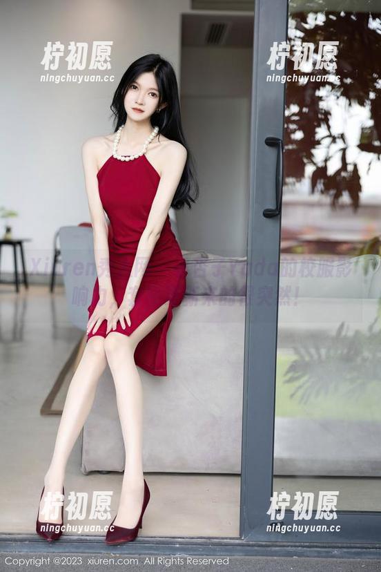 Xiuren秀人网 - 小杏子Yada的校服影响力，套图更新来的很突然！
