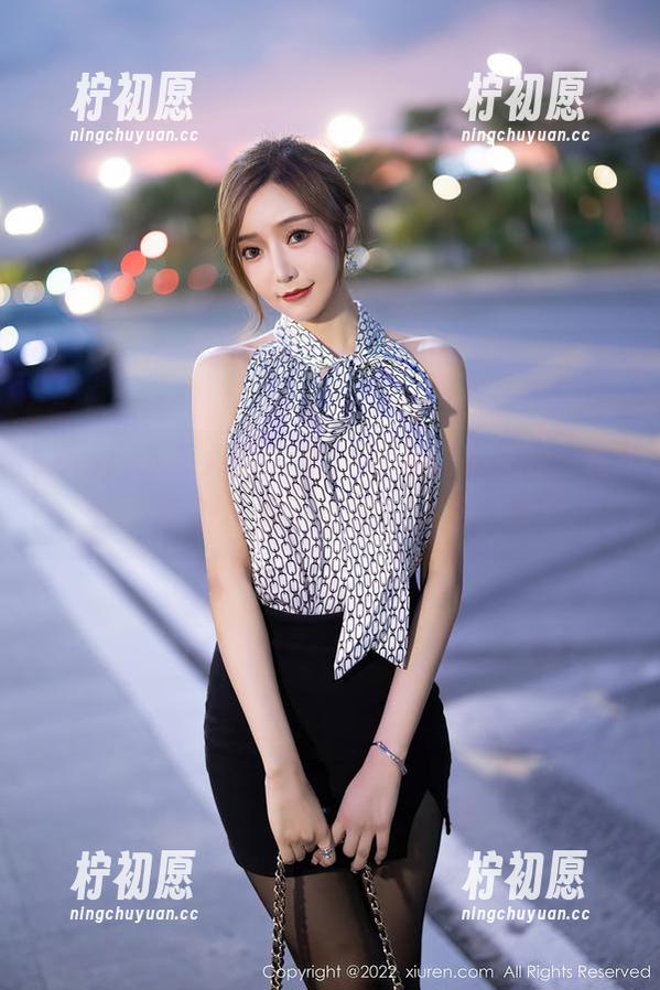 Xiuren秀人网-软糖爱喝奶 Xiuren秀人网 - 软糖爱喝奶的福利,套装写真里藏着不止是“好看”哦!