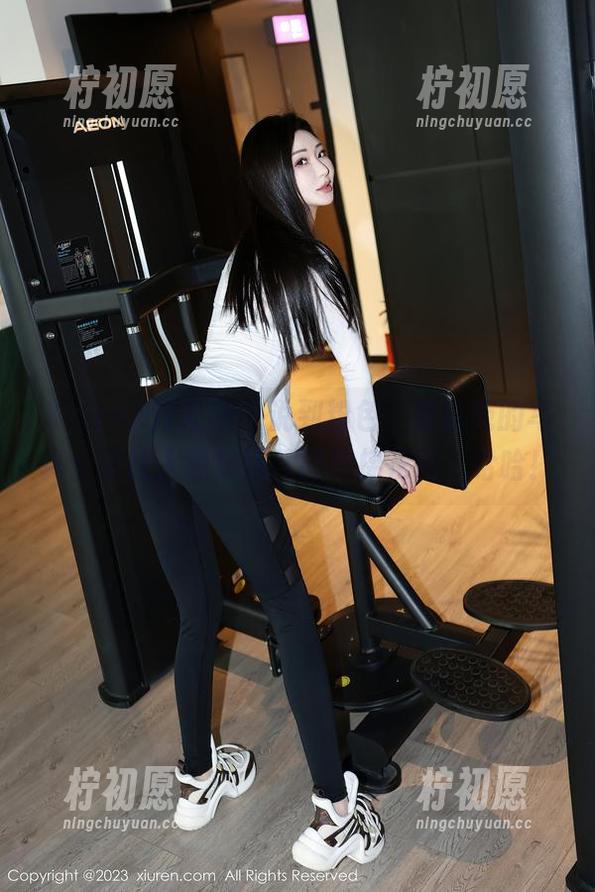 Xiuren秀人网 - 说到粉色，黄歆苑的写真合集让人想起网红同款棉花糖，哈哈！