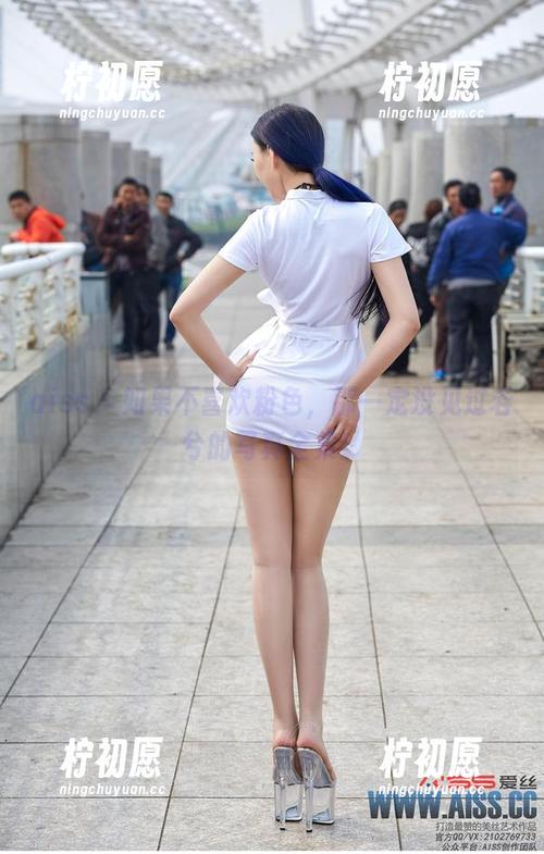 aiss - 如果不喜欢粉色，那一定没见过若兮的写真全集！