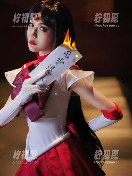 分享这组图片，一米八的大梨子黑贞兔女郎不过是一层趣味的外衣罢了。