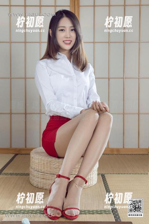 丽柜 - 这里是可馨的泳池专属免费美图区，水面反射的每一张都是可爱。