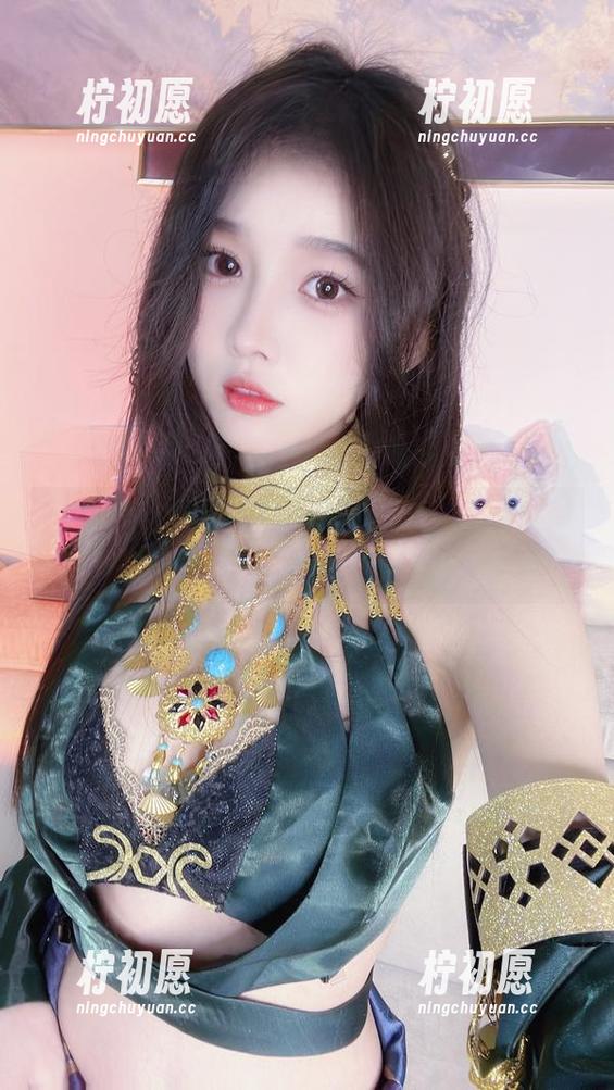 美图集中营！小小奶瓶儿的双马尾制服剧，分享你的八卦吧！