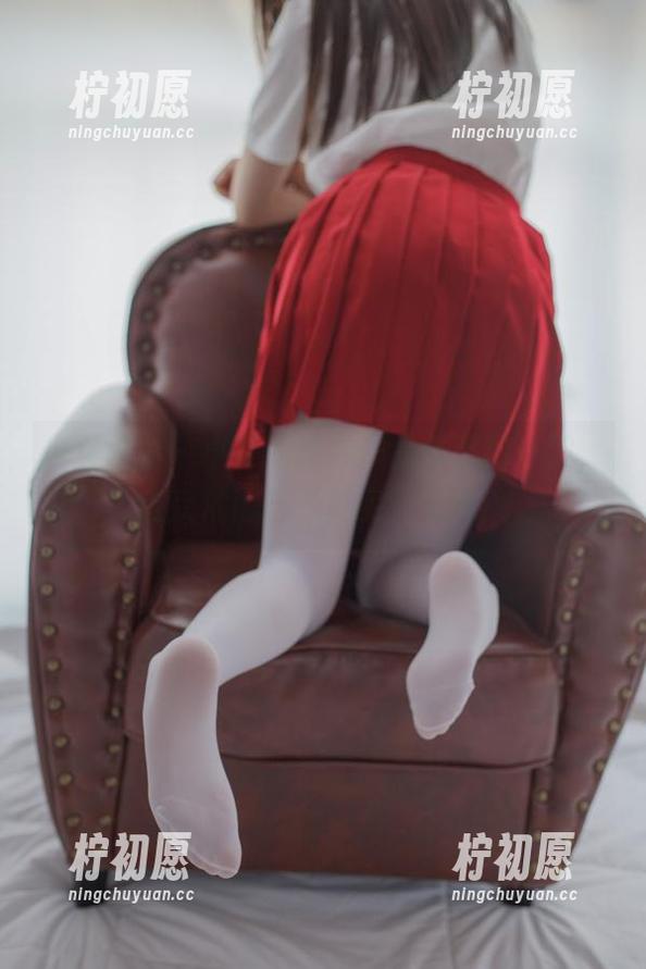 少女秩序 - 小葵的婚纱作品集更新一波，这次依旧与“真实”无缘？