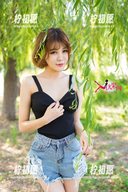 尤果网 - 糖果私拍图集来啦，御姐范儿让人窒息！