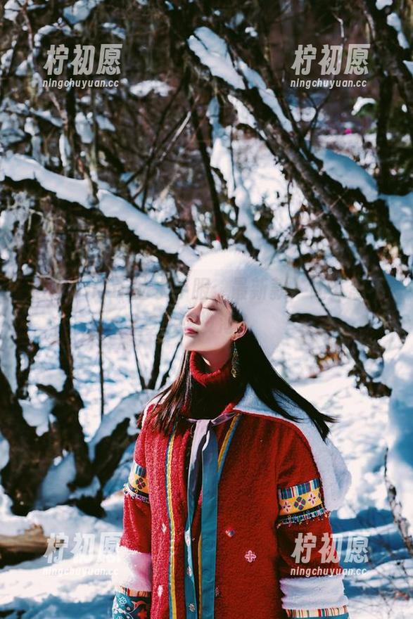 年年Nnian的水手服：最新款，让人忍不住想投海？