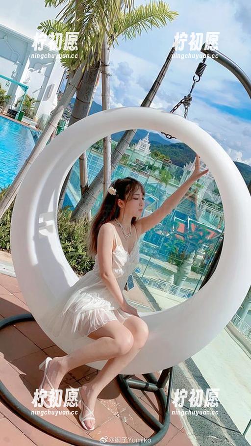 打破界限！看御子Yumiko口罩全套如何颠覆传统图包印象。