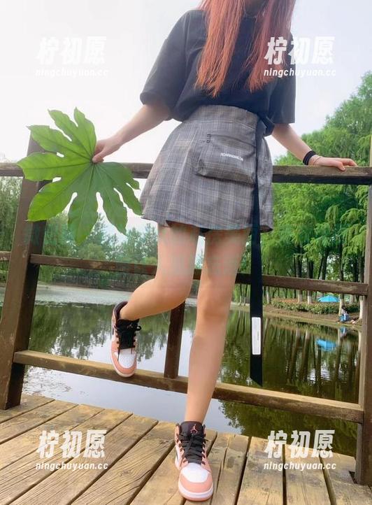 微密圈 - 提袜少女的私房美丽，连衣裙原图让人流连忘返！