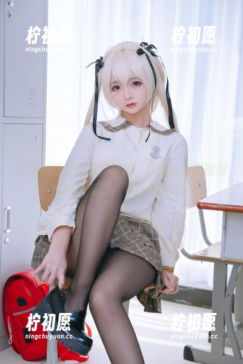 日奈娇的全套俏皮自拍，像是在梦游时撞见的睡美人，下载它就好！