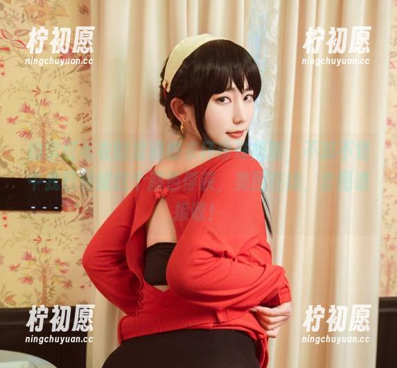 约尔红毛衣的星澜想来杯珍珠奶茶，不知不觉中我已经被这个颜色俘获，美图在线，套图请接收！