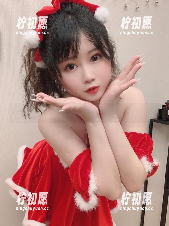 双马尾，是依酱呀在线的治愈系风格