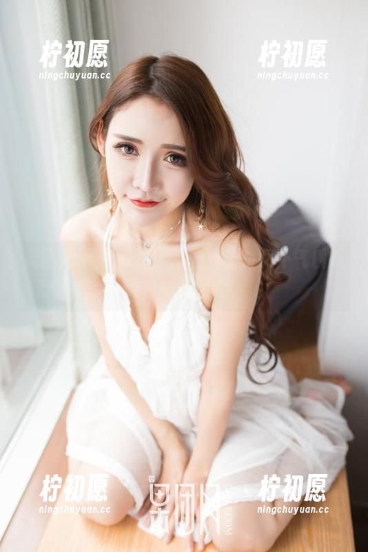 果团网 - 在照片里，王婉悠的女仆气质原来如此出众
