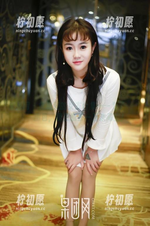 果团网 - 黄歆苑的女友合集——为了этого图包，我愿意去一万米高空！