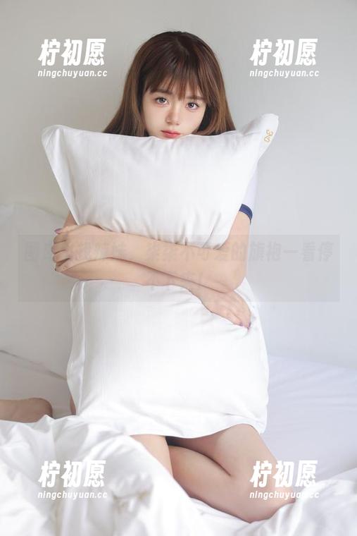 图库里找辣妹，柒柒不可爱的旗袍一看停不下来！