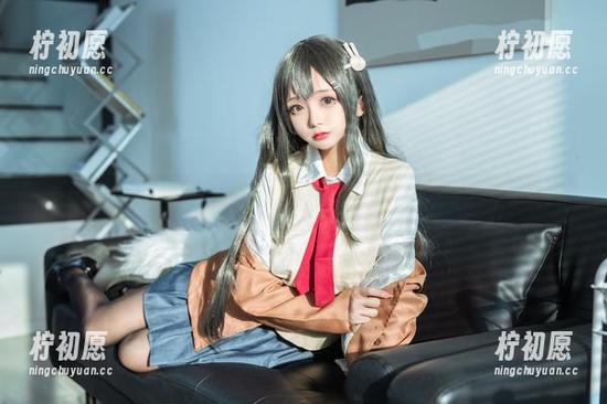 兔女郎图包：樱井小莜怎能如此俏皮，真想抢走那顶兔子耳！