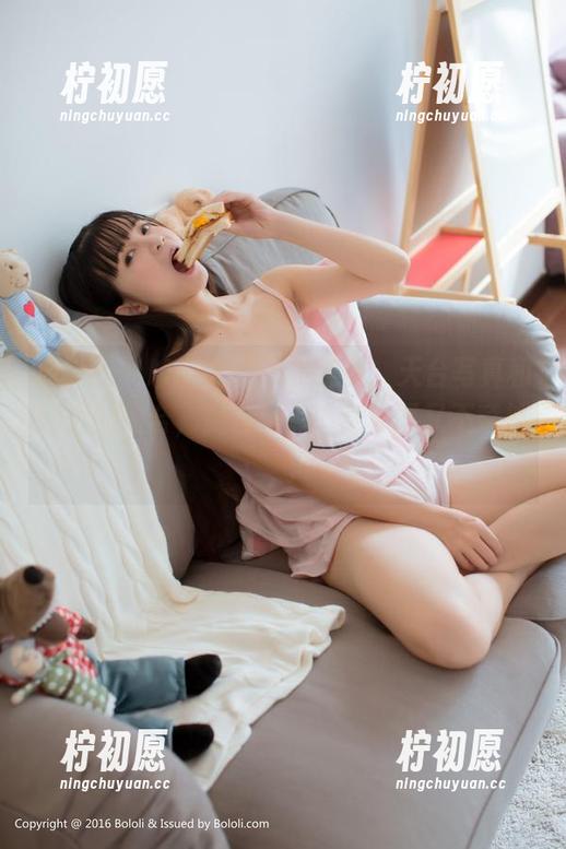 波萝社 - Monkey_小潘鼠，天台写真和网盘的组合，貌似有点“意外而又不意外”。