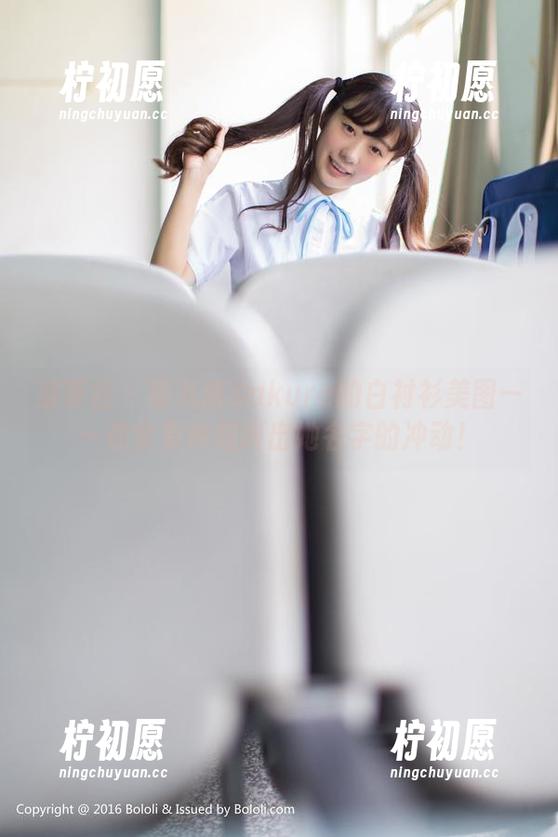 波萝社 - 猫九酱Sakura的白衬衫美图——你会有种想叫出她名字的冲动！