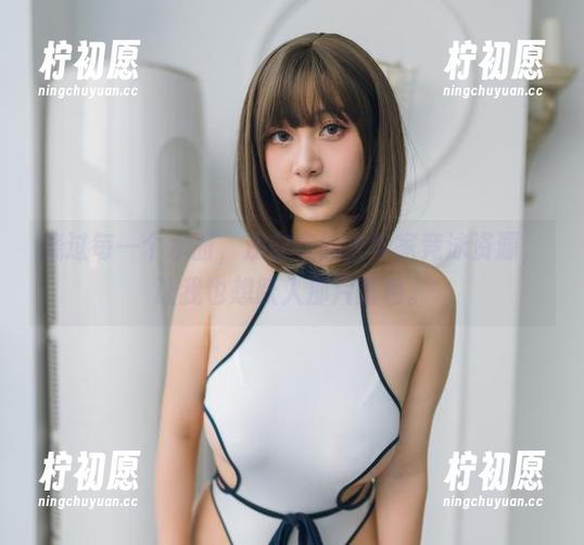 绕过每一个水面，浅安安的火华家竞泳资源，让我也想跃入那片蓝色。