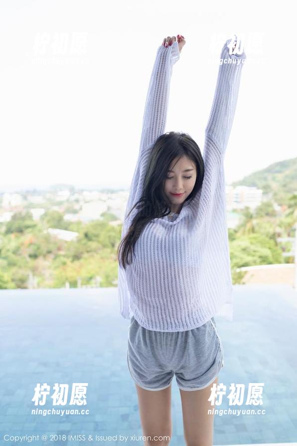 爱蜜社 - 莉娜lena的修女写真，是否反差萌的完美示范呢？