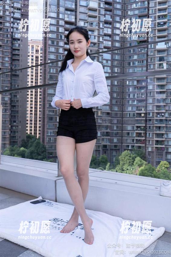 甜予摄影 - 一言不合就来短黑丝，璇璇的写真合集必须收藏！