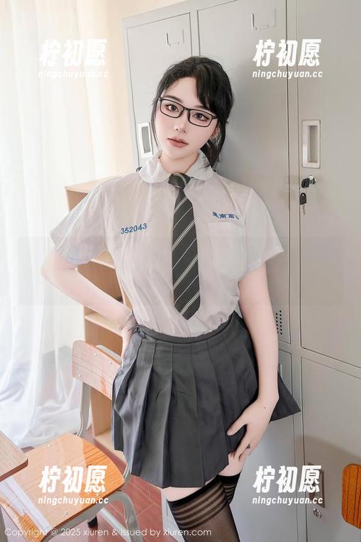 秀人网 - 希雅sia，学妹的套图一不小心看多了……