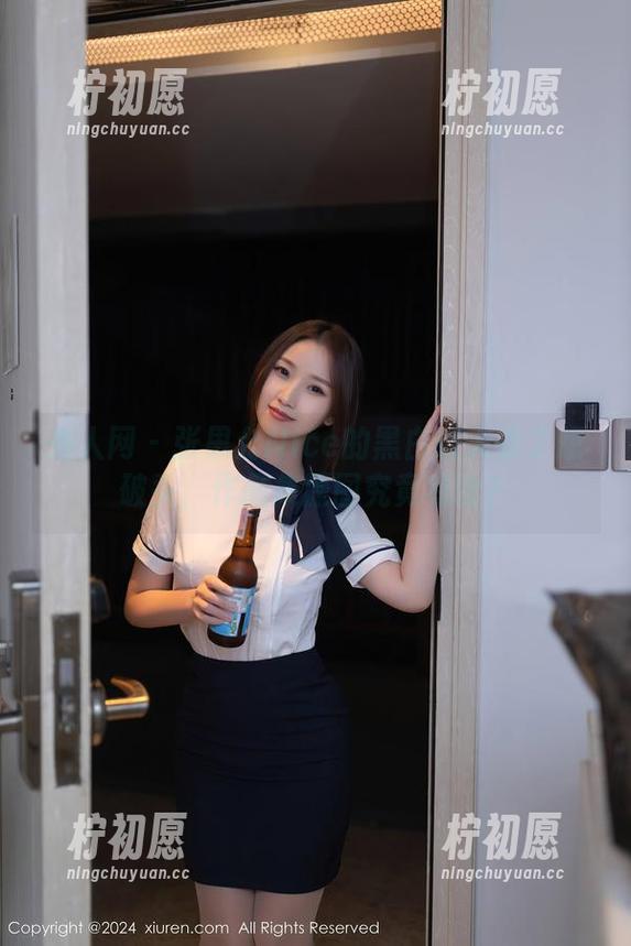 秀人网 - 张思允Nice的黑白叫人看了想破头，作品集原图究竟有啥？
