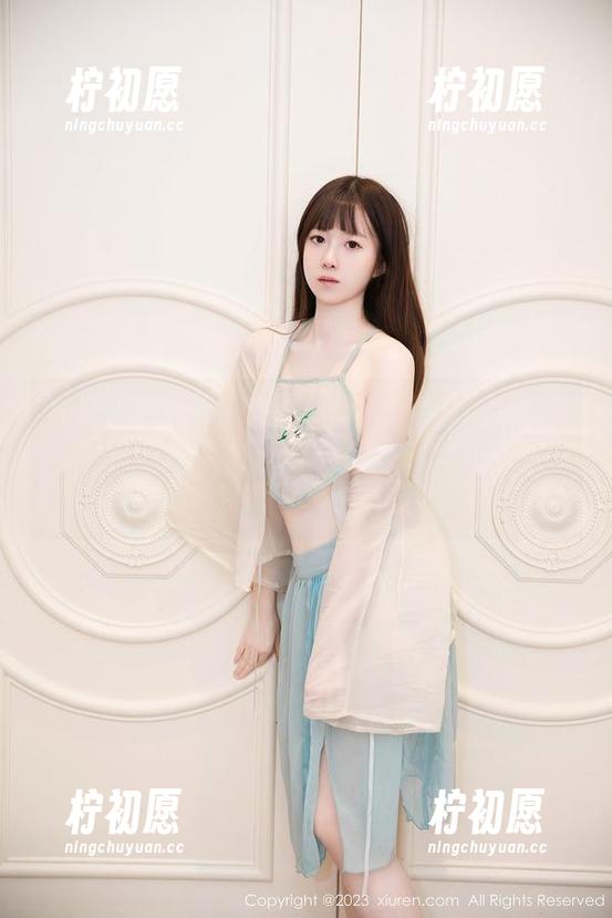 秀人网-徐安冉miki 秀人网 - 真心想定制一套徐安冉miki的JK写真,问题是……我能借来这份自信吗?