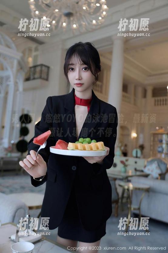秀人网 - 悠悠YOYO的泳池冒险，最新资源让人琢磨个不停。