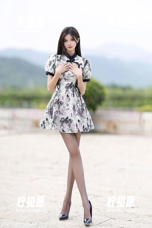 秀人网 - 最新观察，李雅柔182CM的女孩，原图里有些可以聊的、未聊的、模糊的东西。