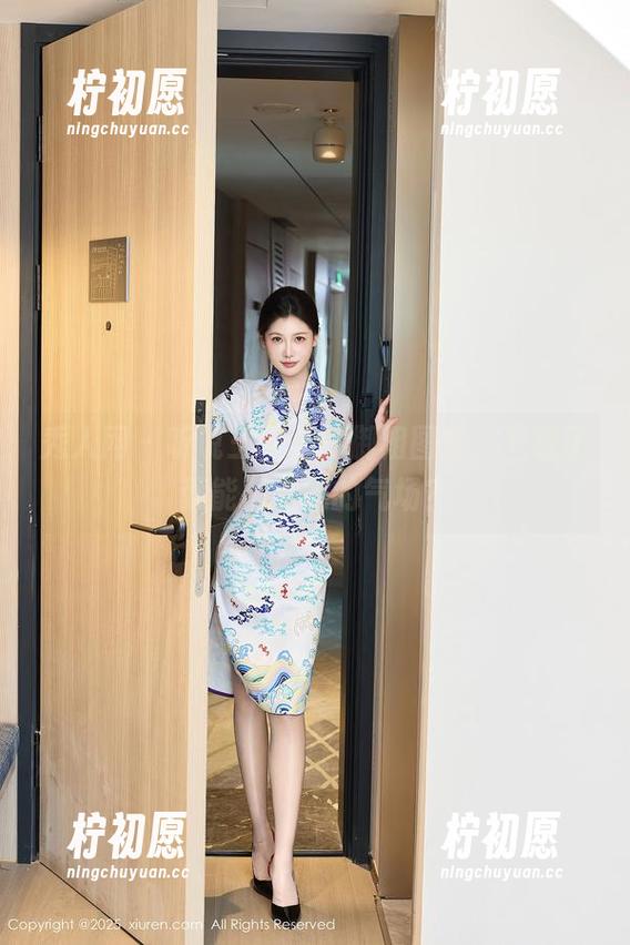 秀人网 - 听说王曼柔的御姐图集，下载了就能拥有她的气场？