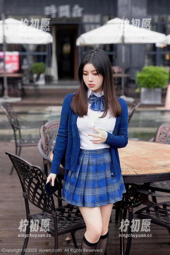秀人网 - 拿起手机，王馨瑶Yanni的蕾丝套图又得到了多少赞？我帮她再添一份！