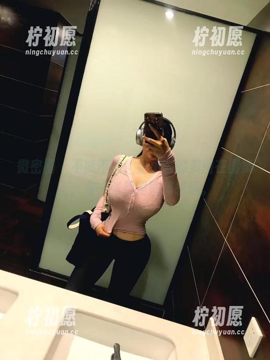 童小芯 微密圈 - 不能不说,童小芯的美图在图集上,每一张都是剧情转场。