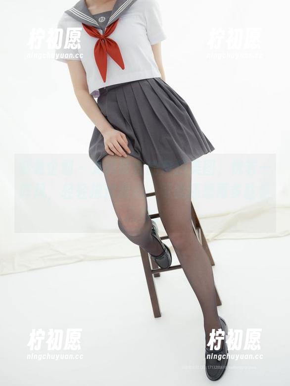 紧急企划 - 龙崎聆音的自拍美图，恍若一阵风，轻轻拂过我心，可我还想再多驻足几秒。