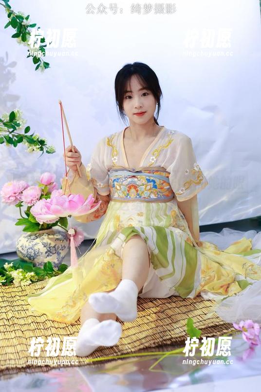 绮梦摄影 - 又是一张美图，小艺和她的眼镜，谁敢说这组合不逆天？