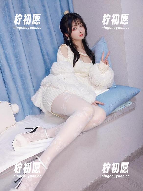 这些定制照片里，肉扣热热子式的杀生院膝皮女仆，还真有种奇妙的引力，让人好奇。