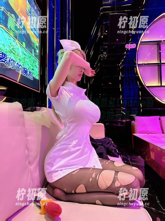 脸红Dearie 微密圈 - 往下滑就能发现脸红Dearie的水手服美图,免费送到你的屏幕哦!